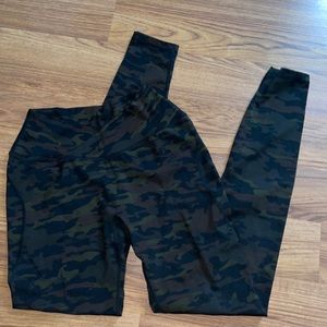 Alphalete Camo Surface Leggings
